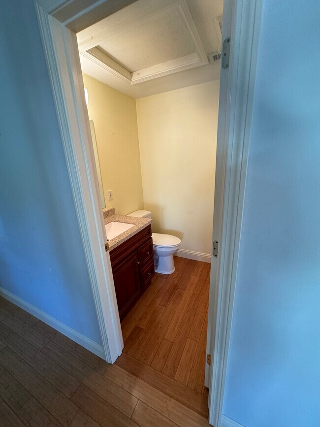 Building Photo - 173R Maple Ave