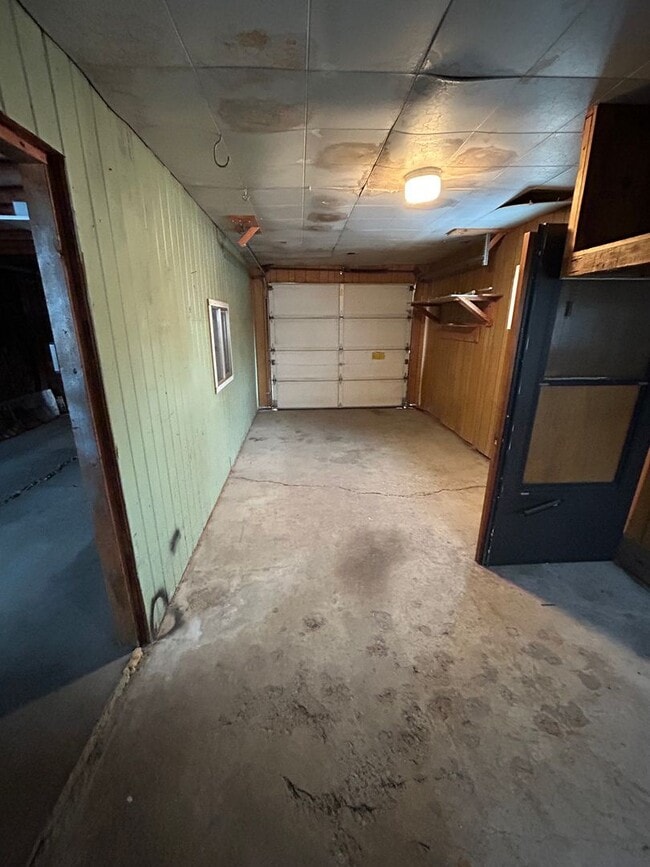 Building Photo - 436 7th Ave W