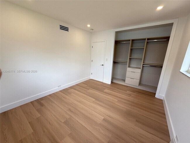 Building Photo - 1155 98th St