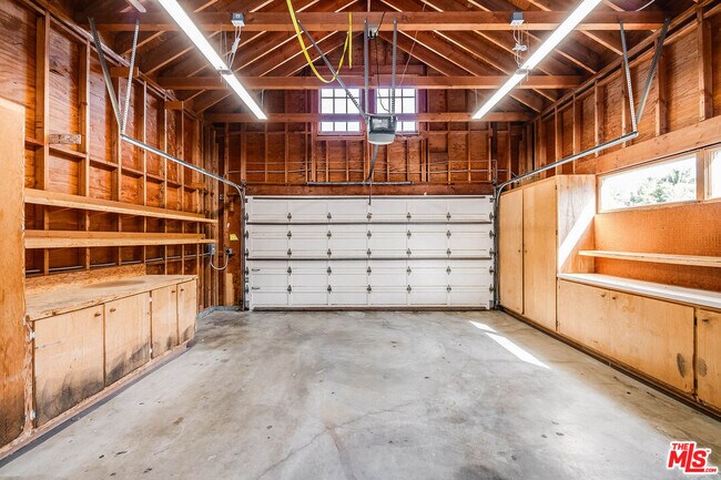 Building Photo - 6457 Surfside Way