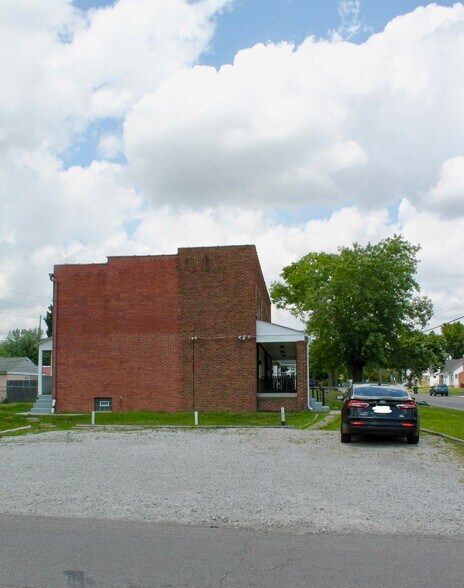 Building Photo - 1827 S Champion Ave