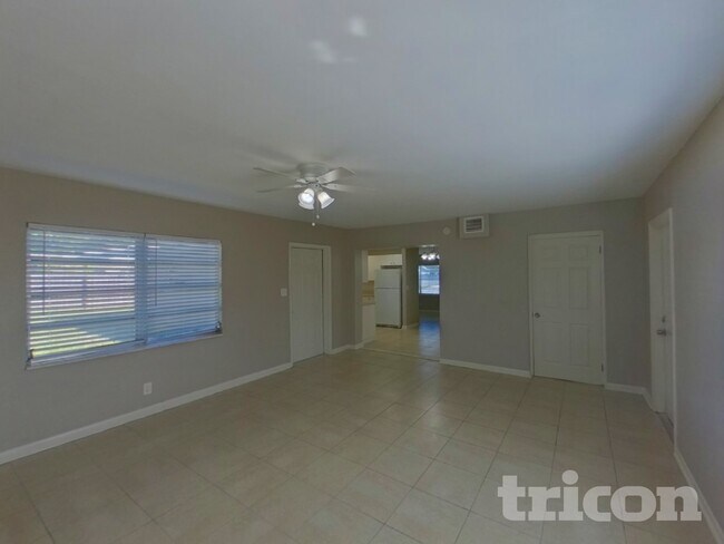 Building Photo - 6313 S Clark Ave