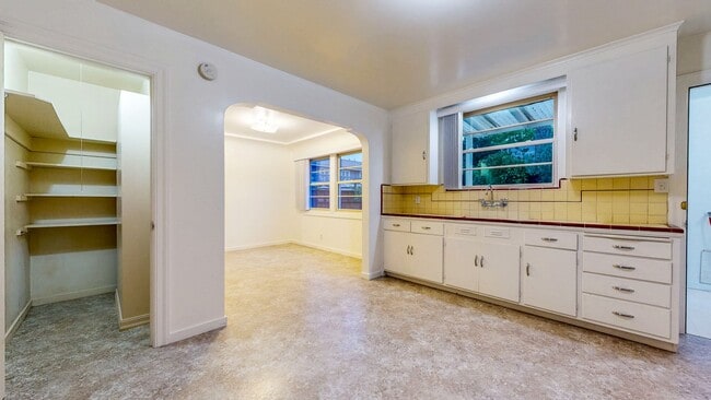 Building Photo - PURE Property Management -  Charming 2BR/1...