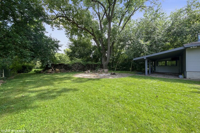 Building Photo - 25W375 Plank Rd
