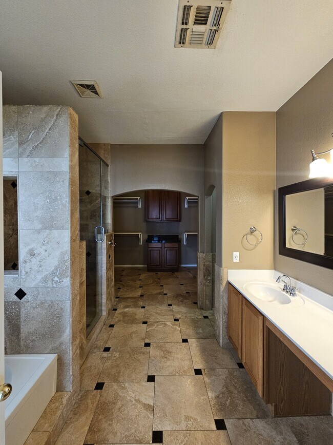 Building Photo - 7491 W Colony Park Dr