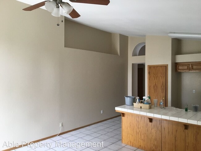 Building Photo - 3 br, 2 bath House - 8612 Winlock St.