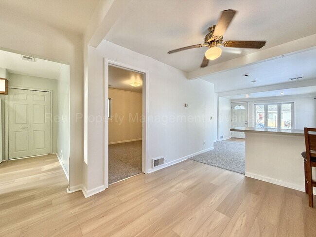 Building Photo - Updated Ranch on Double Lot Near Royal Oak & Ferndale