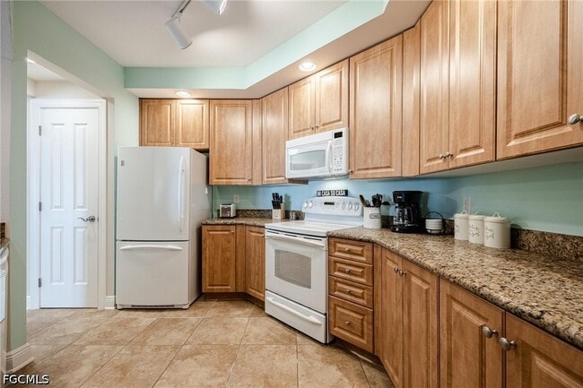 Building Photo - 2825 Palm Beach Blvd