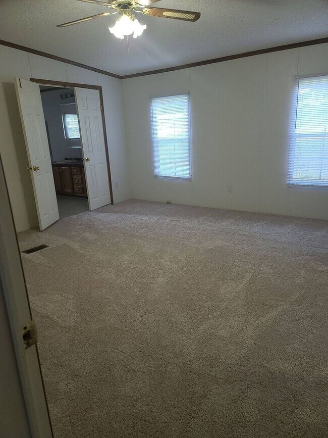 Building Photo - 2321 Cyrus Dr