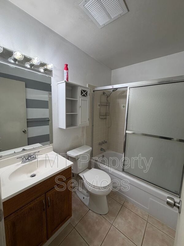 Building Photo - 8963 El Mirador Dr