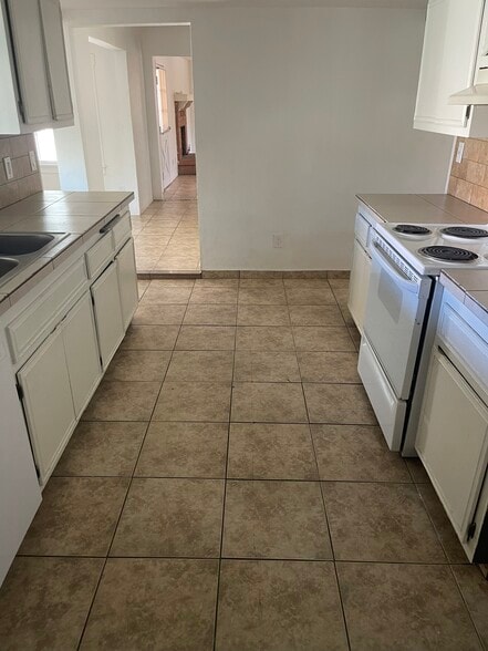 Building Photo - 3027 N Geronimo Ave