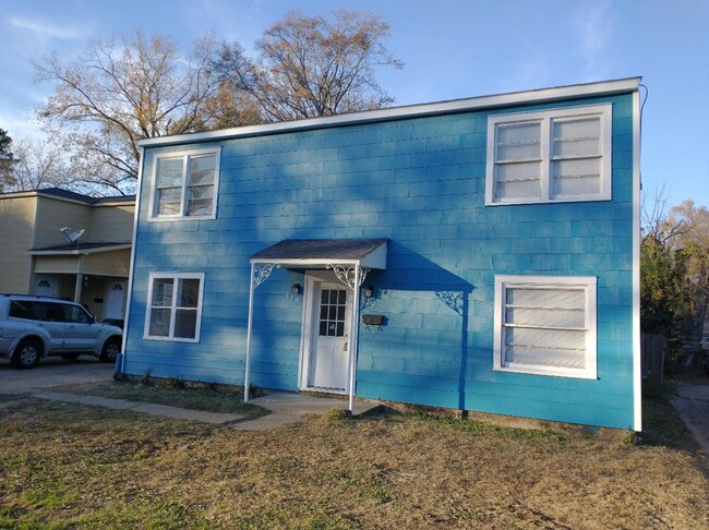 Primary Photo - 118 E Olive St