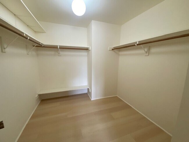 Building Photo - 11755 Tam O'Shanter Dr