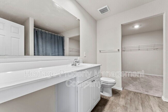 Building Photo - 7115 Mesa Cliffs