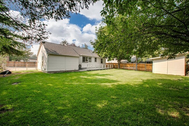 Building Photo - Bungalow Style Home in SE Boise