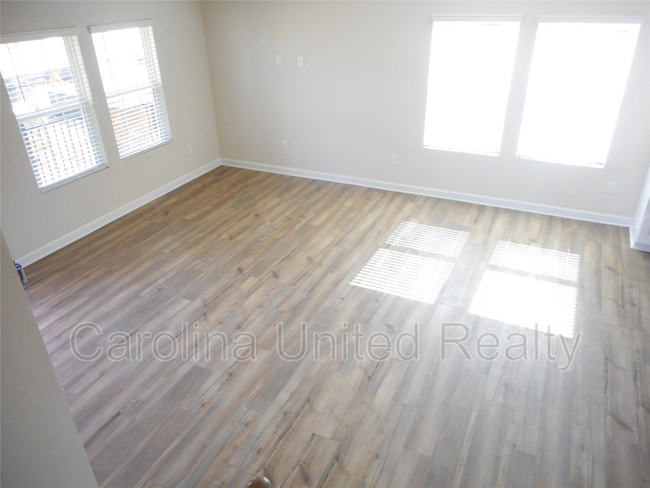 Building Photo - 843 Windage Wy
