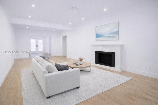 Building Photo - 100 SW 30th Rd