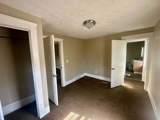 Building Photo - 728 McKinley Ave