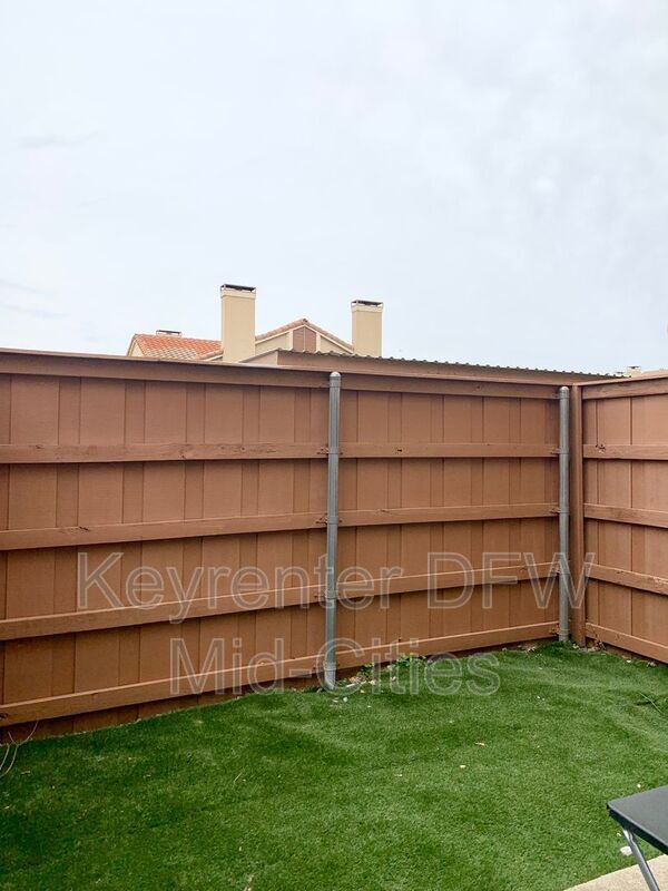 Building Photo - 2623 Piedras Dr