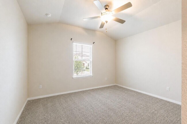 Building Photo - 613 Wild Spur Ln