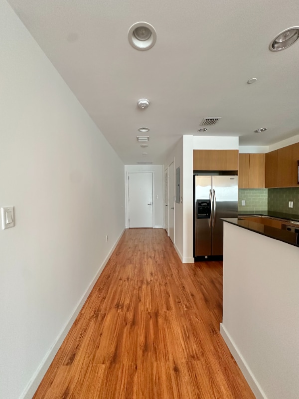 Building Photo - 1060 Brickell Ave