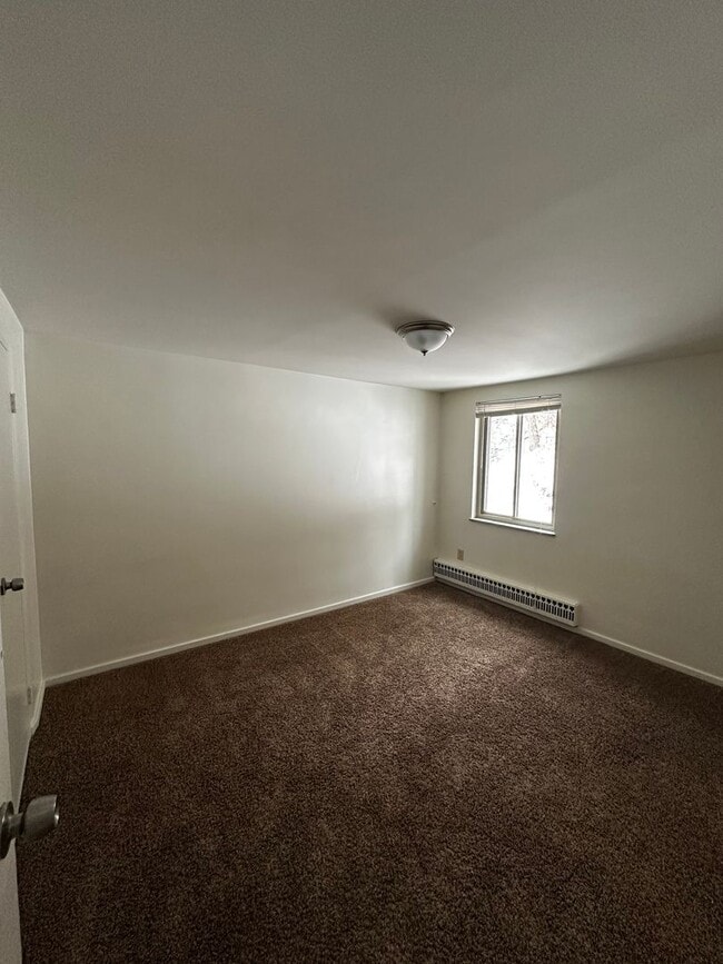 Building Photo - 298 Lumar Dr