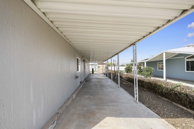 Building Photo - 34830 Lyn Ave