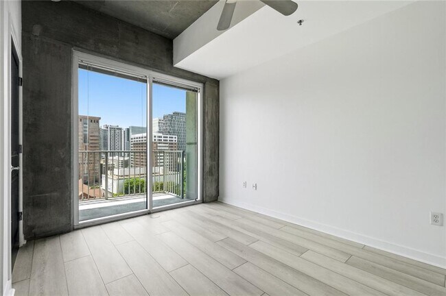 Building Photo - 943 Peachtree St NE