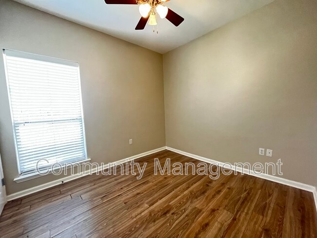 Building Photo - 40357 Creekway Cove Ct