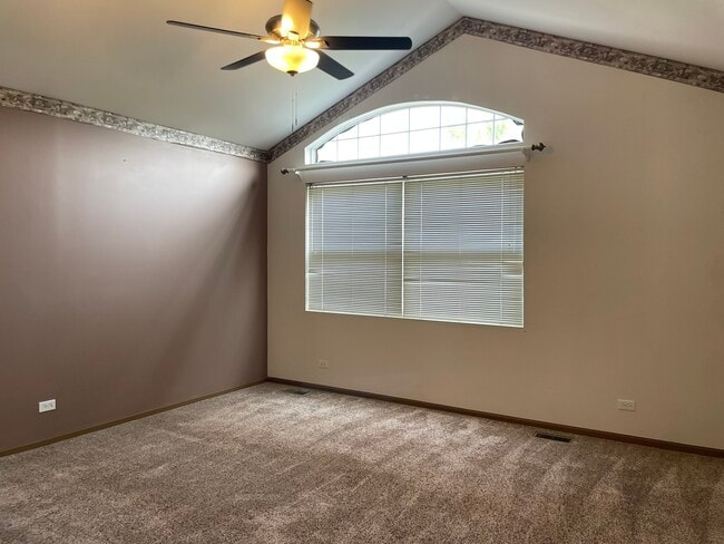 Building Photo - 969 Mesa Dr