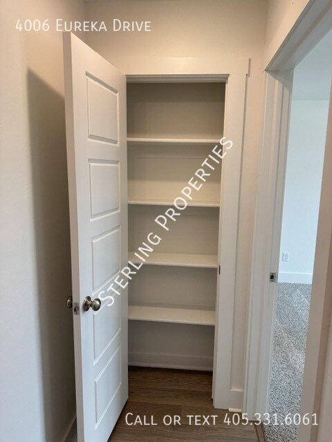 Building Photo - 4006 Eureka Dr