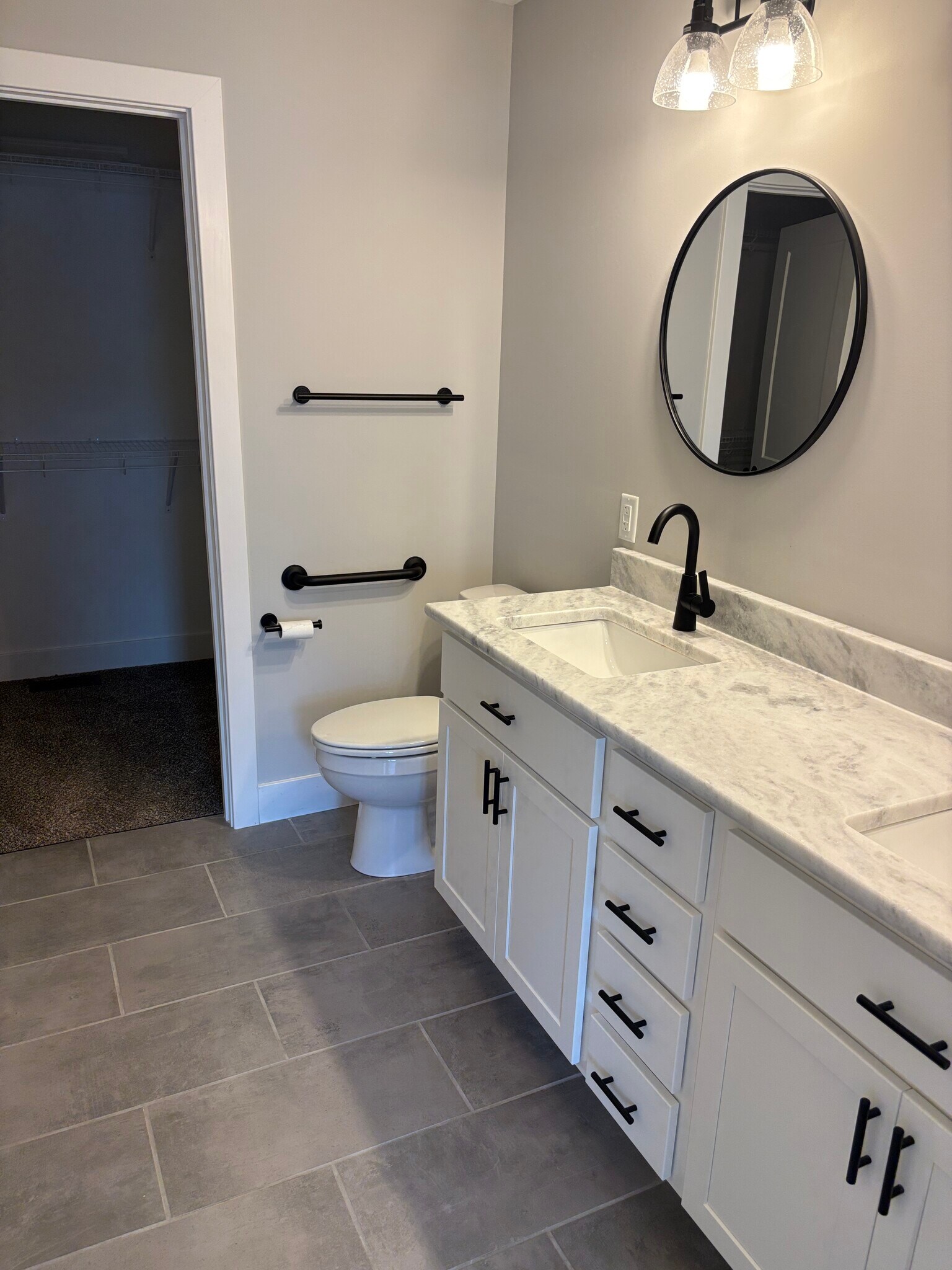 Master Bath - 1013 Oakmont Ln
