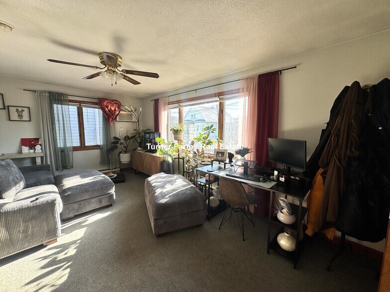 Building Photo - 10 Garfield Ave