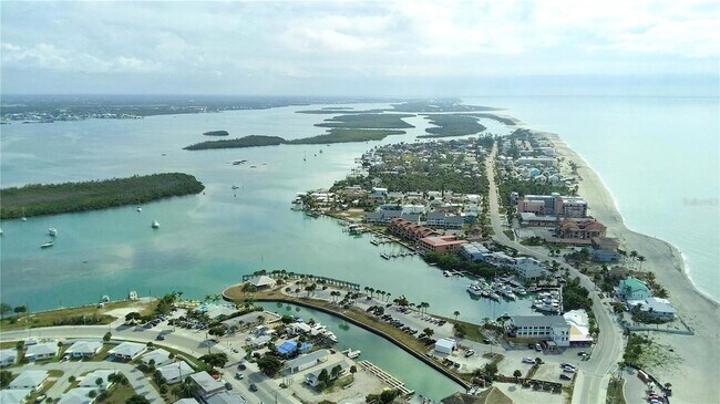 Building Photo - 985 Liberty St