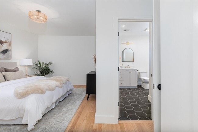 Building Photo - 34 Waverly Pl