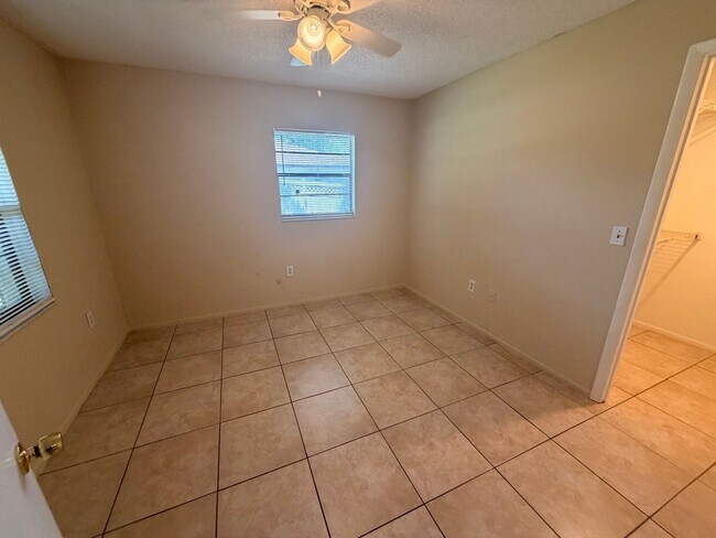 Building Photo - 2/2 Bedroom house with 1 car garage and fenced yard.