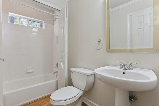 Building Photo - 315 Commons Gate Ct