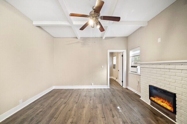 Building Photo - 4618 McKinney St