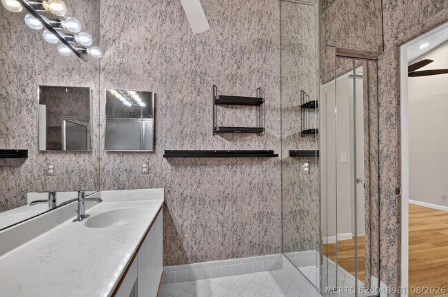 Building Photo - 5451 Verona Dr