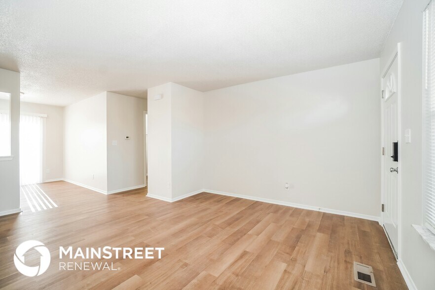 Building Photo - 5761 Ricardo Dr