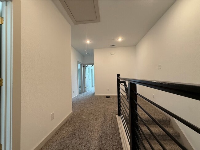 Building Photo - 555 Eiseley Dr