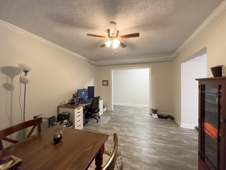 Building Photo - 325 Kedzie St