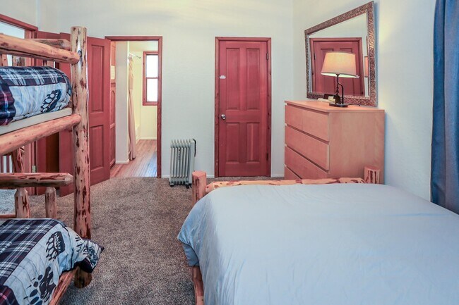 Building Photo - 42638 Moonridge Rd