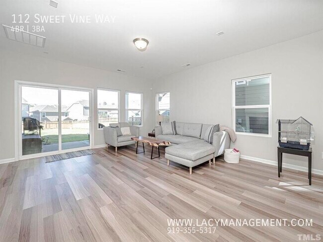 Building Photo - 112 Sweet Vine Wy
