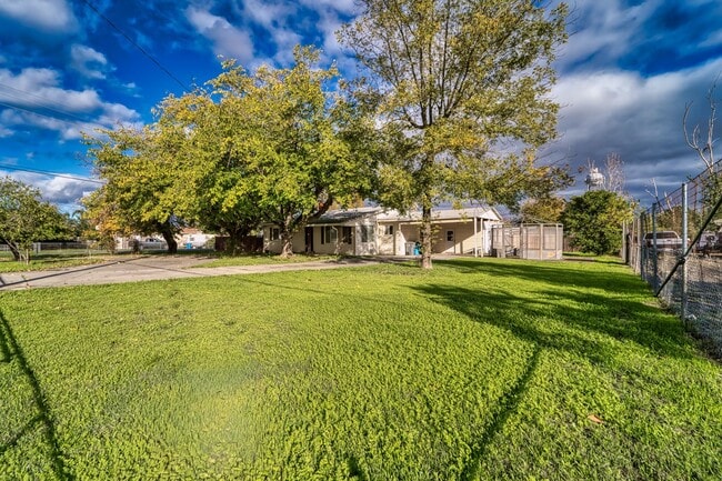 Building Photo - 4741 Fleming Way
