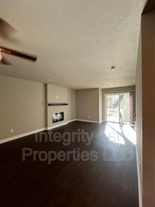 Building Photo - 6295 NE 44th St