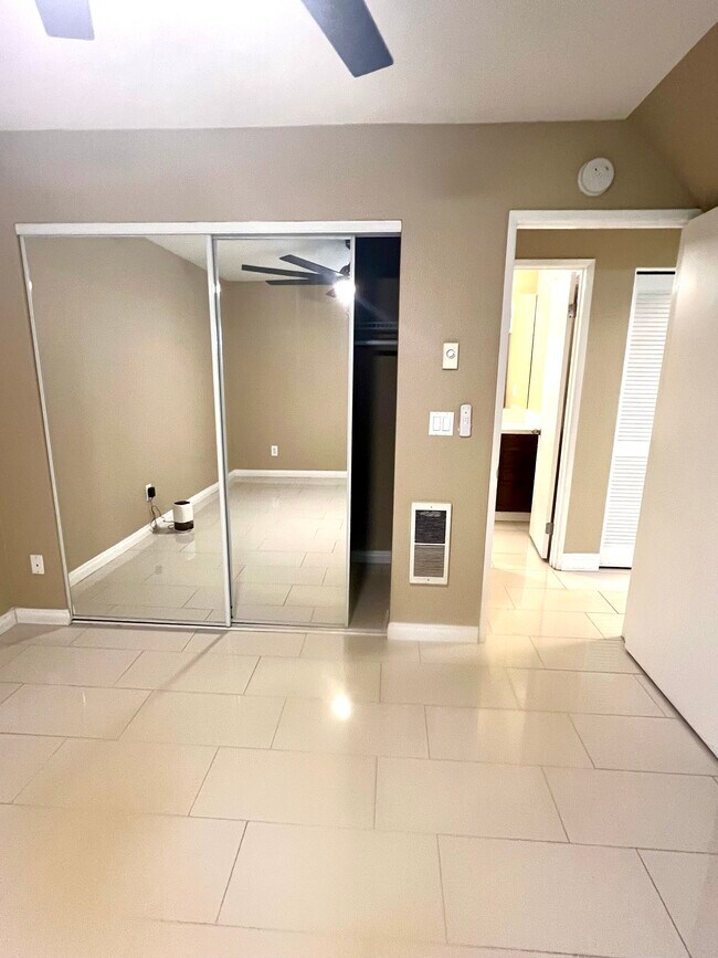 Building Photo - 3520 Lebon Dr