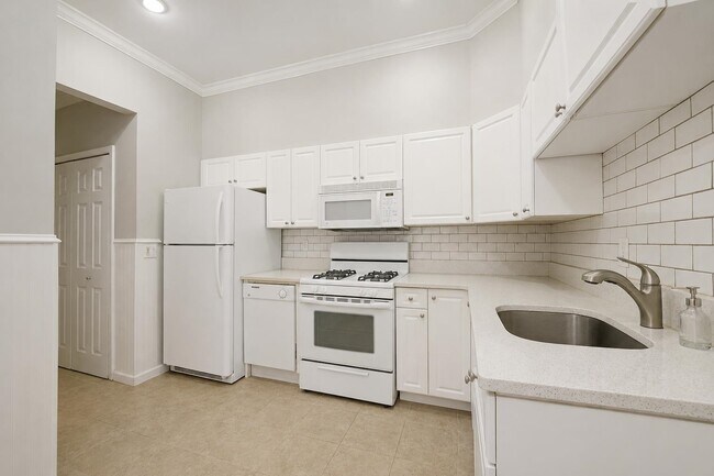 Building Photo - 519 Willow Ave
