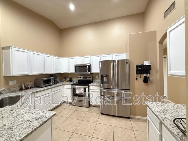 Building Photo - 450 W Musket Pl