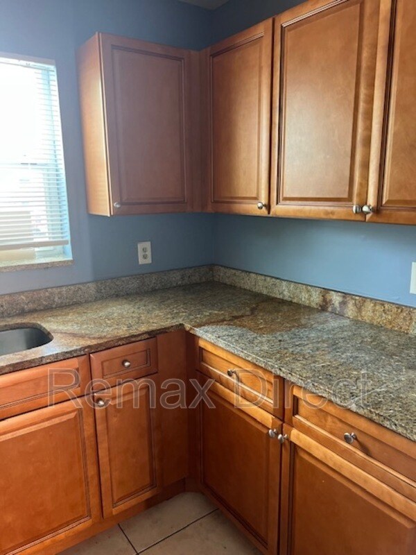 Building Photo - 2675 lakehaven road w